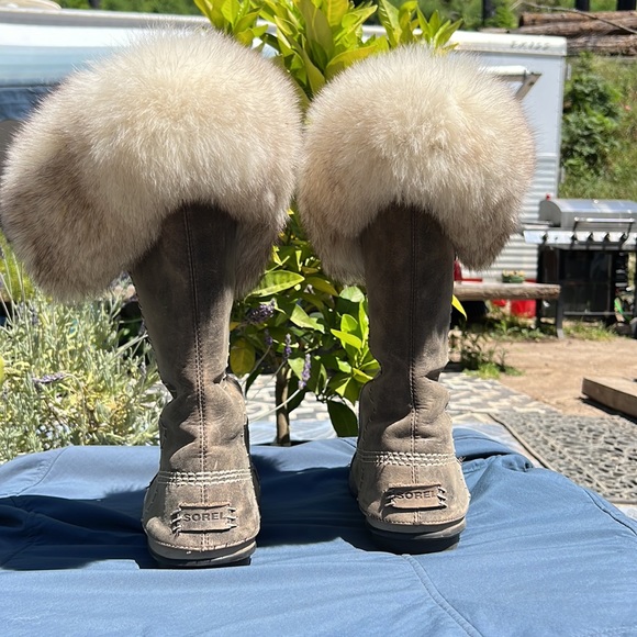 Sorel Joan of Arc rabbit fur trim, leather, waterproof woman’s sz 6, Beautiful! - Picture 3 of 8